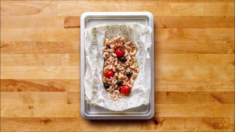 IKEA придумала плакаты для приготовления пищи, на которые реально нужно складывать продукты Cook this Page, Приготовь эту страницу, кулинарная книга IKEA, книга IKEA продукты на страницах