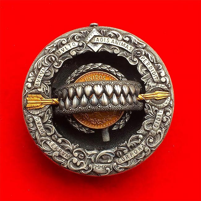 Российский умелец создал серебряный доллар-ловушку, который реально кусается доллар-ловушка, ловушка из доллара, доллар кусается, доллар с зубами