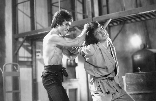 знаменитые актёры в массовке, звёзды которые снимались в массовке 