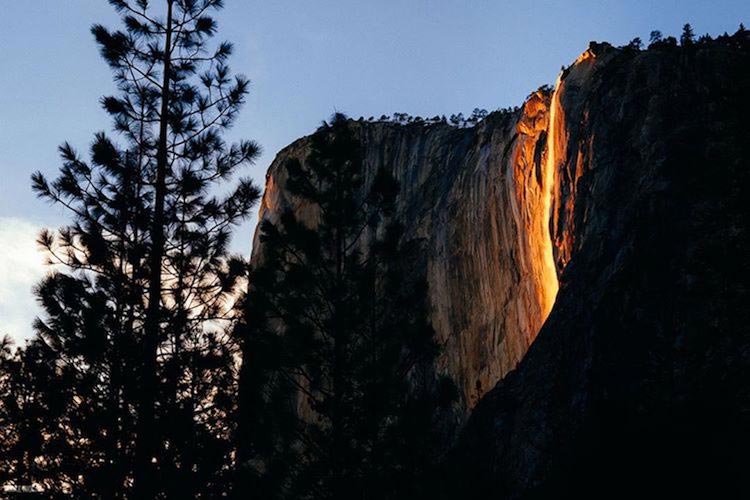 Лошадиный Хвост Йосемити, огненный водопад, водопад становится огненным