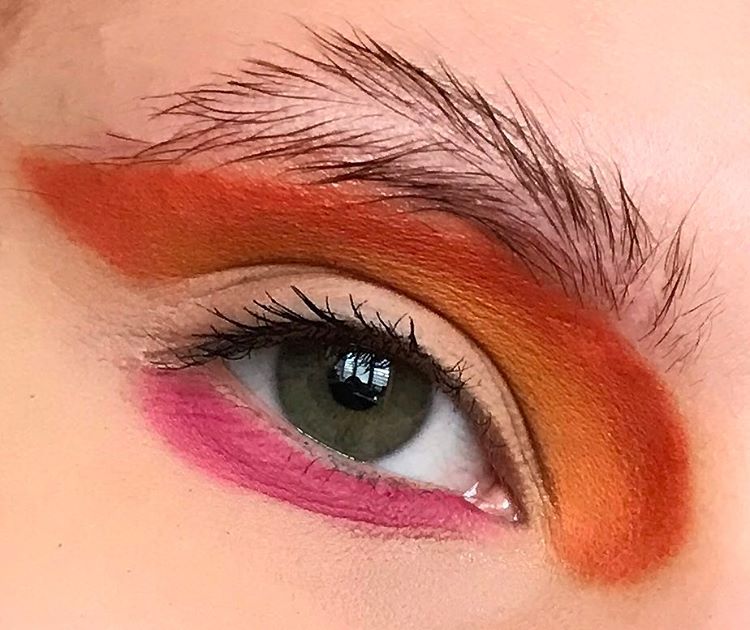 Брови в форме перьев, брови перья