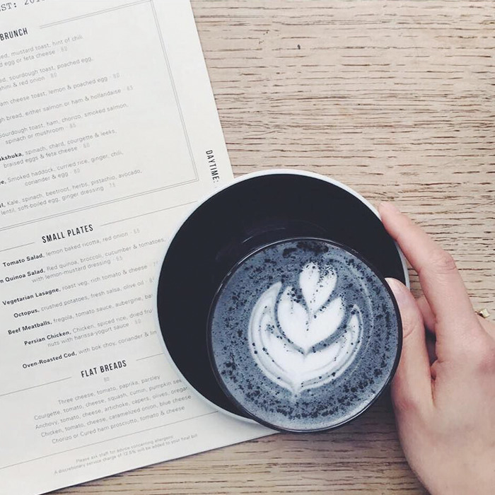 goth latte, готичное латте, латте с активированным углём