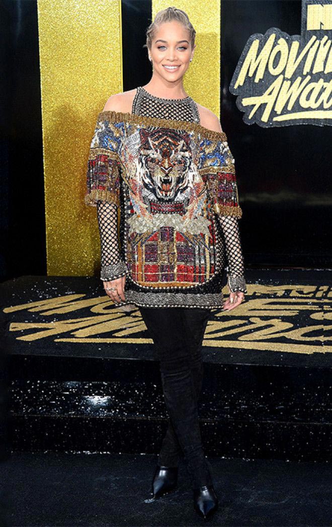 нелепые наряды звёзд, самые безвкусные наряды знаменитостей