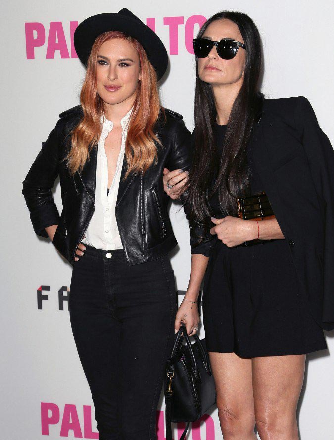 дочери звёзд Голливуда, дочери похожие на своих знаменитых мам, дочери похожие на своих мам