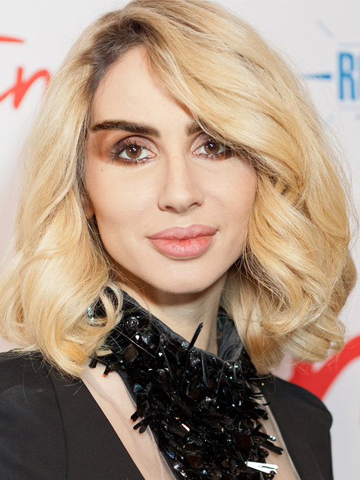 брови как у кары делевинь, знаменитости с бровями кары делевинь