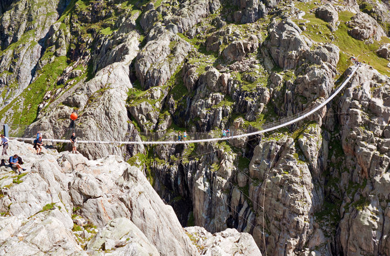 Опасные достопримечательности, которые решатся посетить только самые отчаянные туристы опасные достопримечательности, опасные места