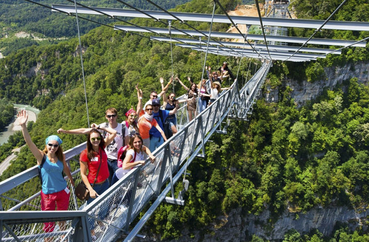 Опасные достопримечательности, которые решатся посетить только самые отчаянные туристы опасные достопримечательности, опасные места