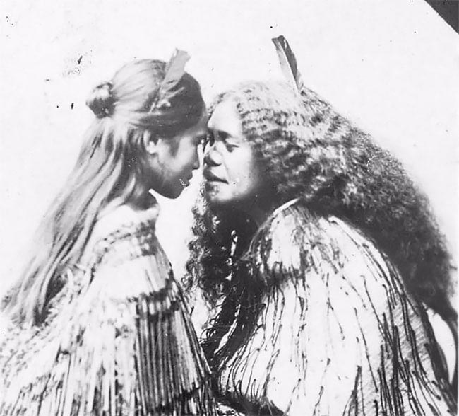 портреты женщин маори, женщины маори с татуировками на подбородках, моко кауаэ