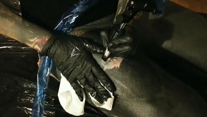 Татуировщица покрыла своё тело чёрным цветом, Белль Атрикс, Belle Atrix