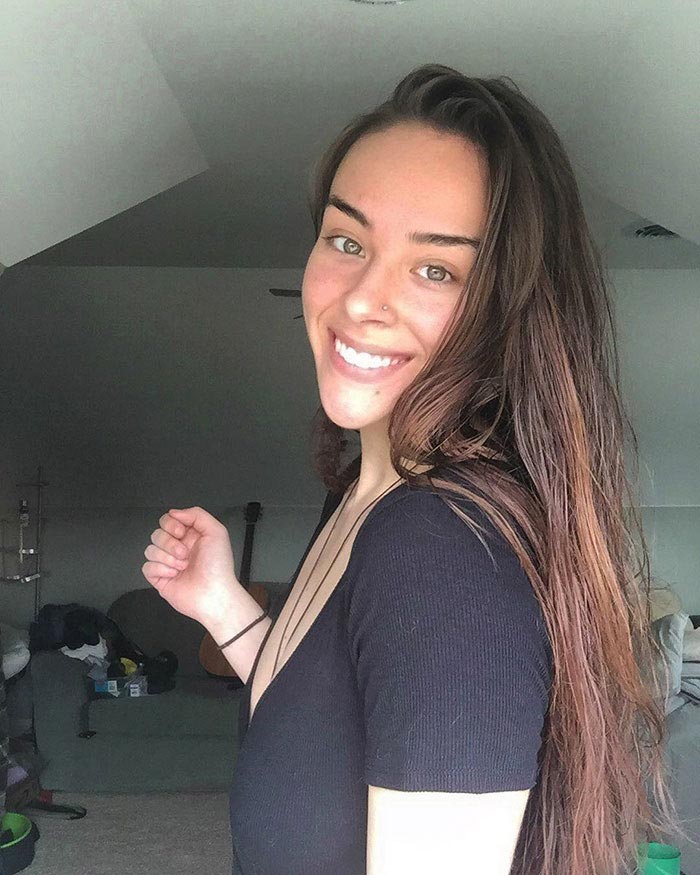 Эта девушка не брила ноги целый год, и вот как они стали выглядеть после этого девушка не брила ноги целый год, Морган Микенас, Morgan Mikenas, девушка перестала брить ноги