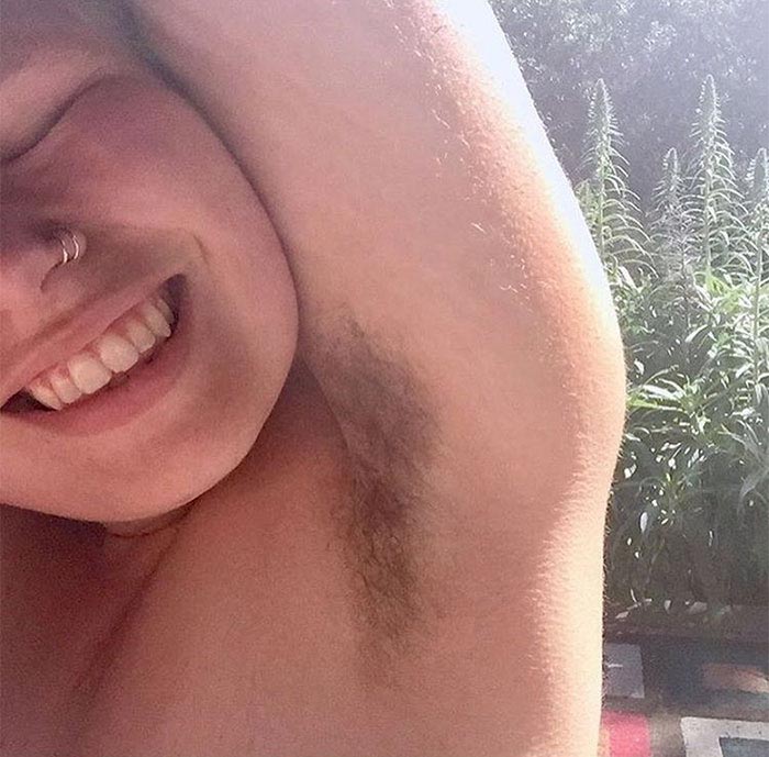 Эта девушка не брила ноги целый год, и вот как они стали выглядеть после этого девушка не брила ноги целый год, Морган Микенас, Morgan Mikenas, девушка перестала брить ноги