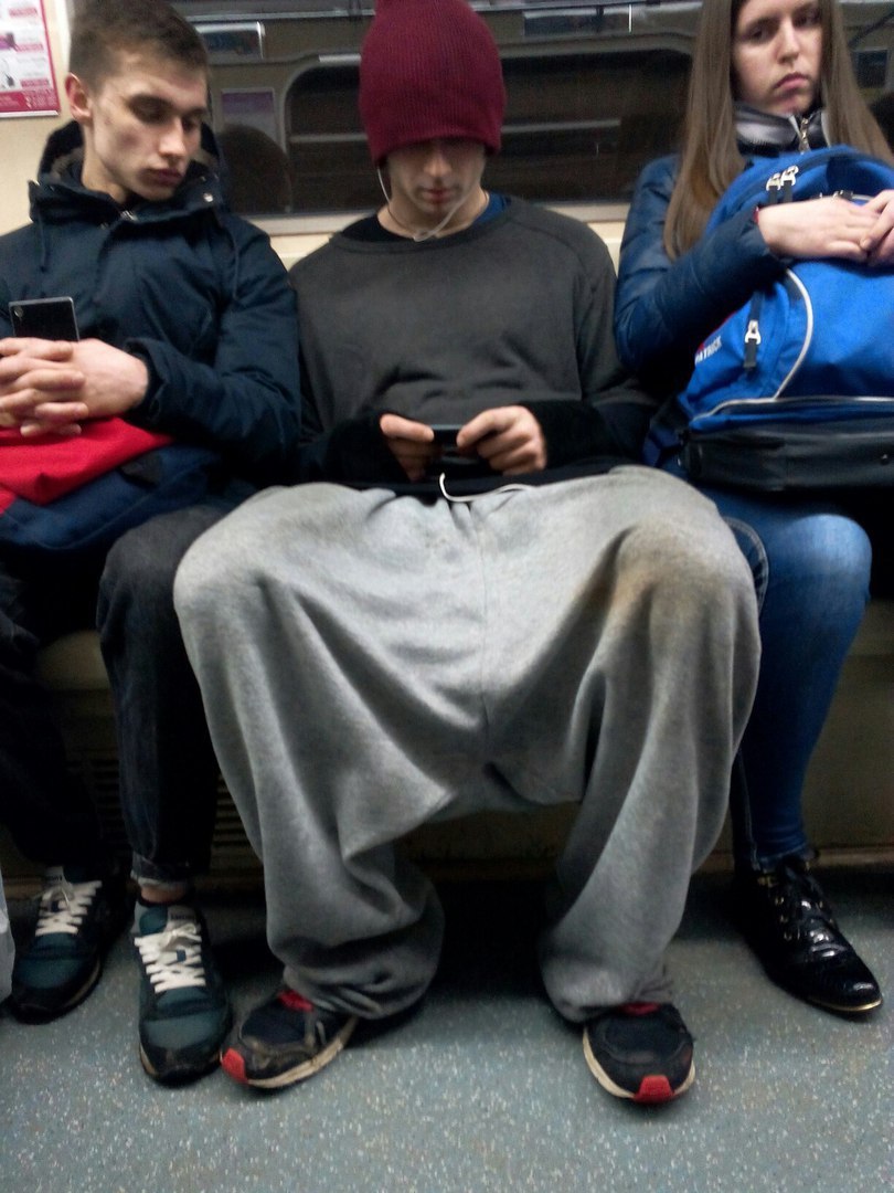 мода петербургского метро, мода метро, модники в транспорте, странные пассажиры метро 