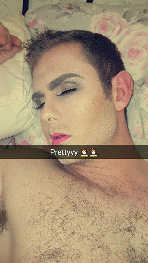 идеальную месть парню, макияж спящему парню, нанесла макияж пока парень спал