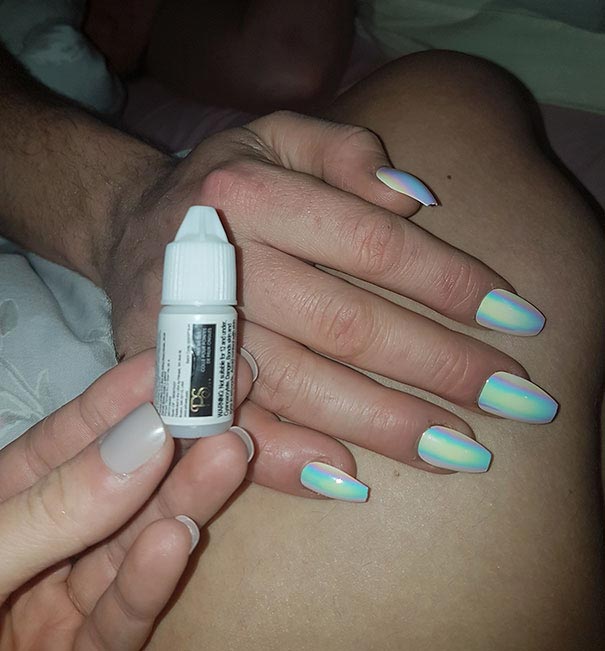 идеальную месть парню, макияж спящему парню, нанесла макияж пока парень спал