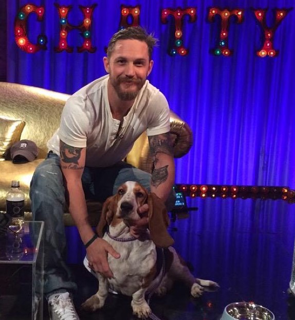 Том Харди с собаками, Том Харди и собаки 