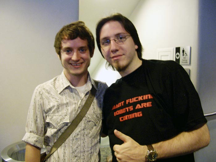 фотографии Элайджа Вуд с фанатами, Элайджа Вуд с поклонниками 