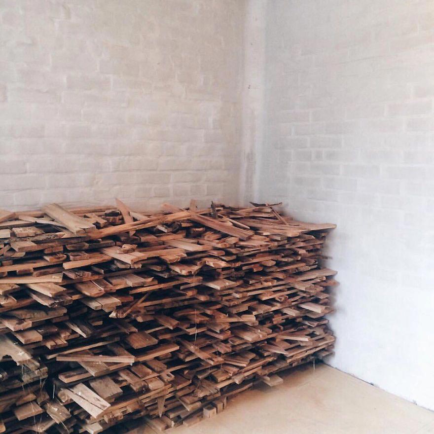 Алексей Стешак, деревянный пол с керамическими птицами, пол из разных кусков дерева