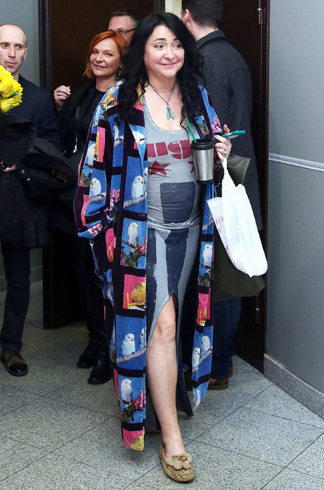 странные образы Лолиты Милявской, нелепые образы Лолиты