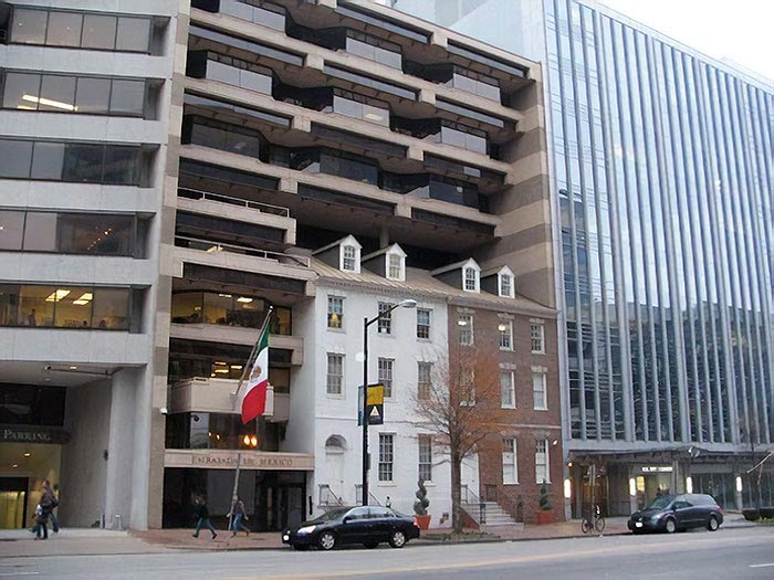 владельцы домов отказавшиеся переезжать, жители домов отказавшиеся их продавать, владельцы домов отказавшиеся покидать