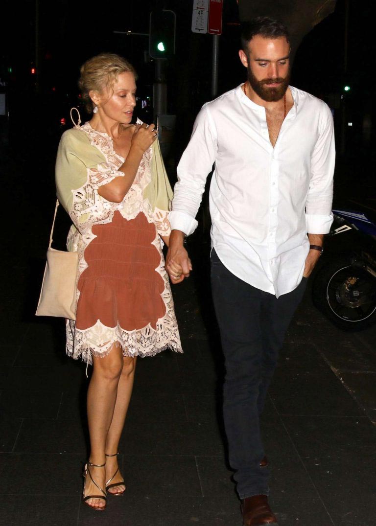 нелепые наряды звёзд, самые безвкусные наряды знаменитостей