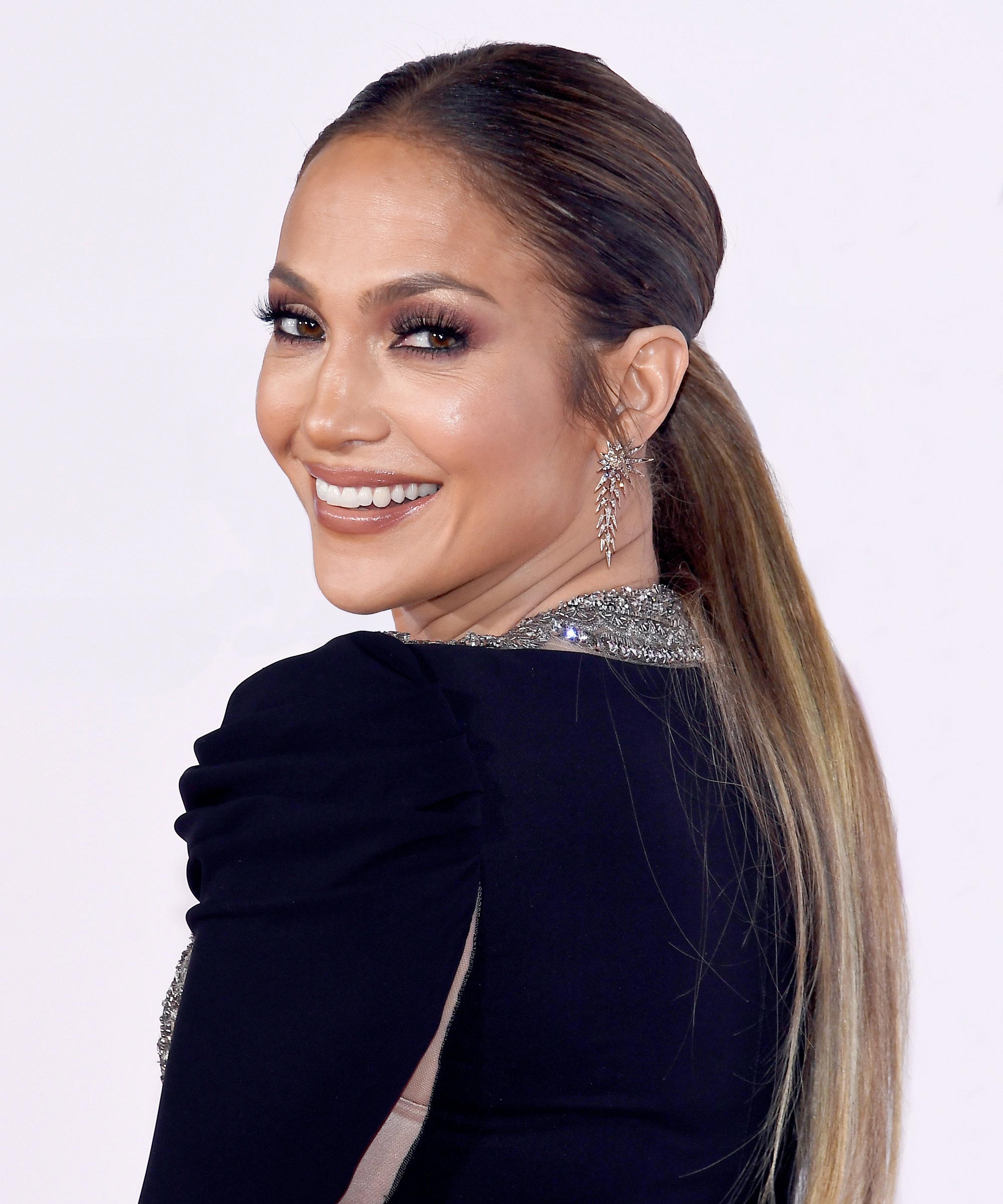 сколько лет звёздам, звёзды чей возраст сложно определить, звёзды которые выглядят старше своих лет