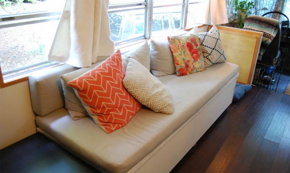 дом на колесах из школьного автобуса, превратили школьный автобус в дом на колесах