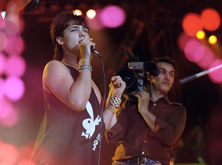 самоубийства фанатов, погибшие фанаты