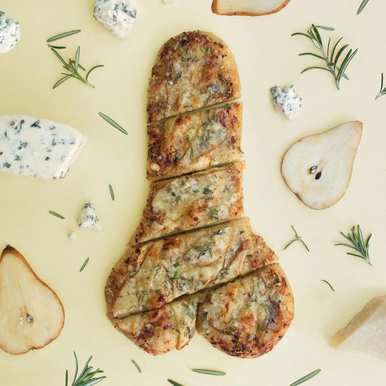 повар готовит блюда, блюда в виде пенисов, еда в виде пенисов