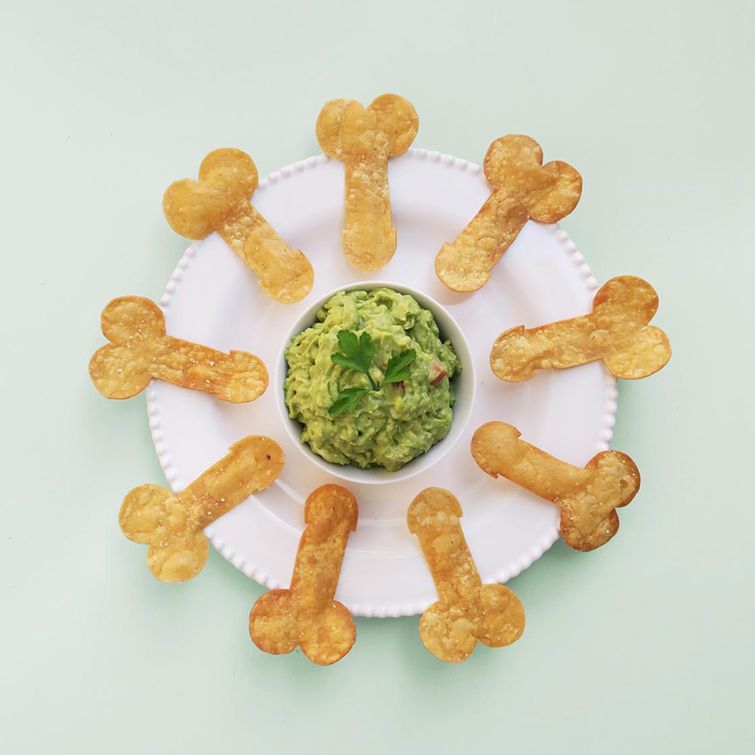 повар готовит блюда, блюда в виде пенисов, еда в виде пенисов