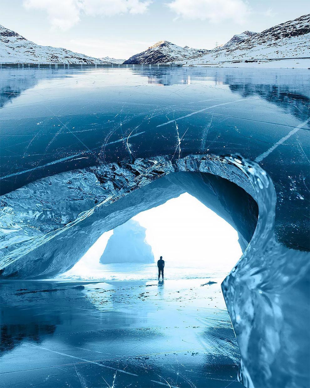 Хусейна Шахина, Hüseyin Şahin, Сюрреалистические коллажи , коллажи из реальных фотографий