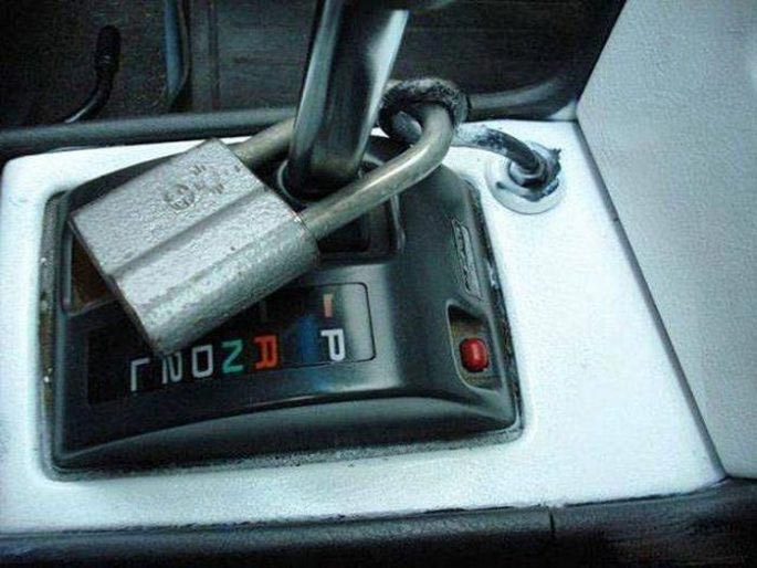 13 абсолютно смешных и нелепых способов, которыми людьми пытались сохранить свои вещи нелепые способы хранения вещей, смешные способы пытались сохранить свои вещи