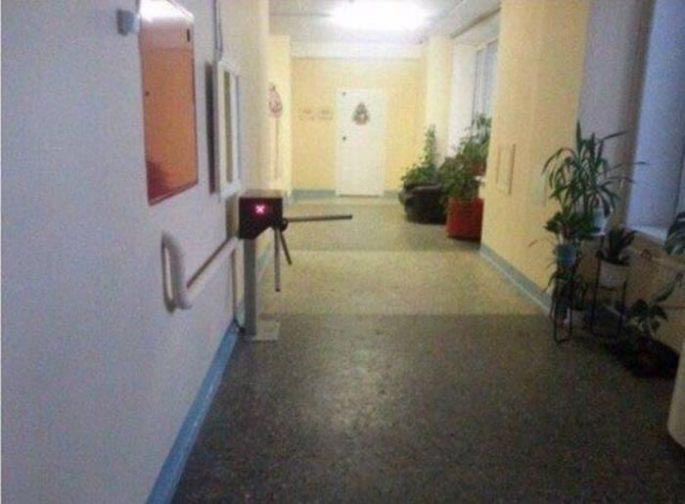 13 абсолютно смешных и нелепых способов, которыми людьми пытались сохранить свои вещи нелепые способы хранения вещей, смешные способы пытались сохранить свои вещи