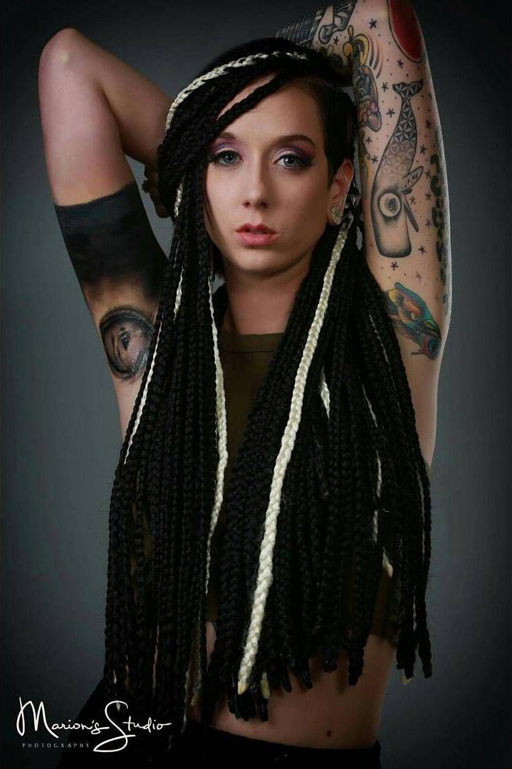 Татуировки под мышками, тату под мышками