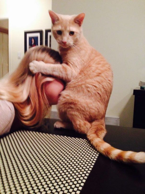 людей застукали за странными вещами, люди делают странные вещи