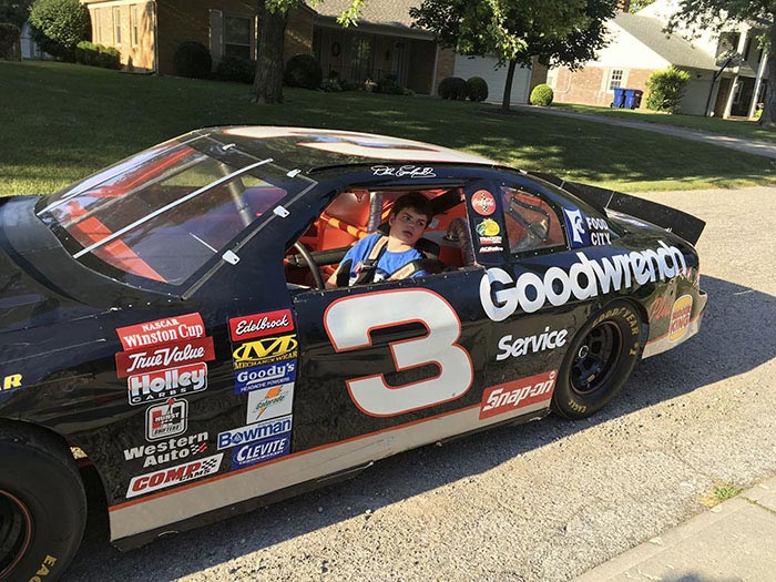 парад перед домом, парад в день рождения, парад в подарок на день рождения