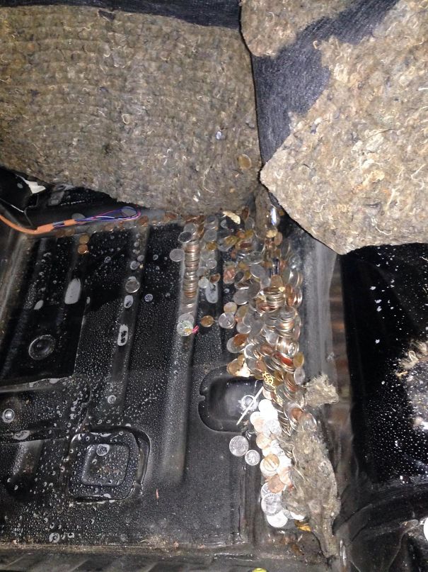 люди нашли потерянные вещи, нашли вещи через много лет