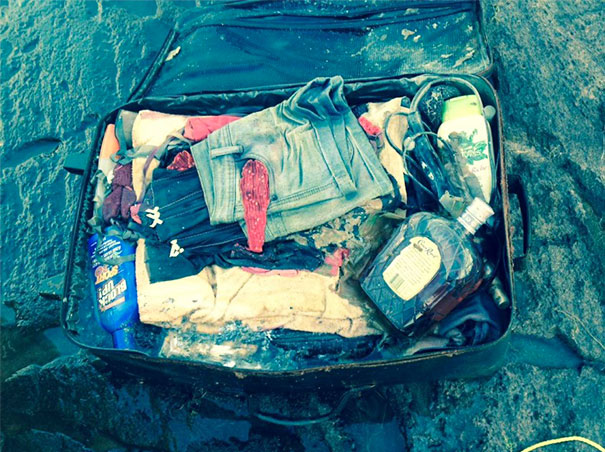 люди нашли потерянные вещи, нашли вещи через много лет