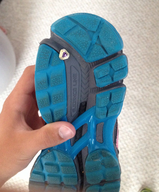 люди нашли потерянные вещи, нашли вещи через много лет