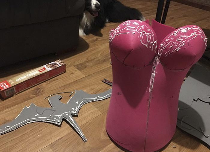 костюм чудо-женщины, как сделать костюм чудо-женщины, Райли Пассфилд, костюм чудо-женщины коврик для йоги