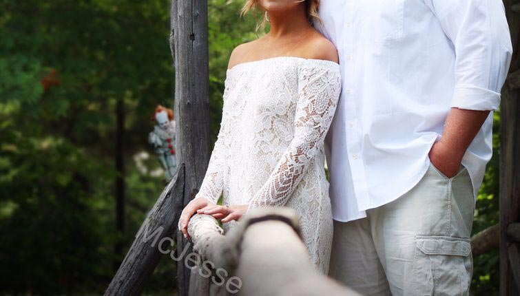 спрятал пеннивайза на фото, фотографии помолвки, пеннивайз на фотографиях, страшный клоун на фото