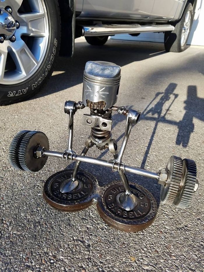 люди скучают на работе, творческим людям скучно на работе