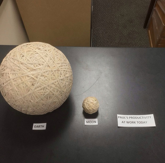 люди скучают на работе, творческим людям скучно на работе