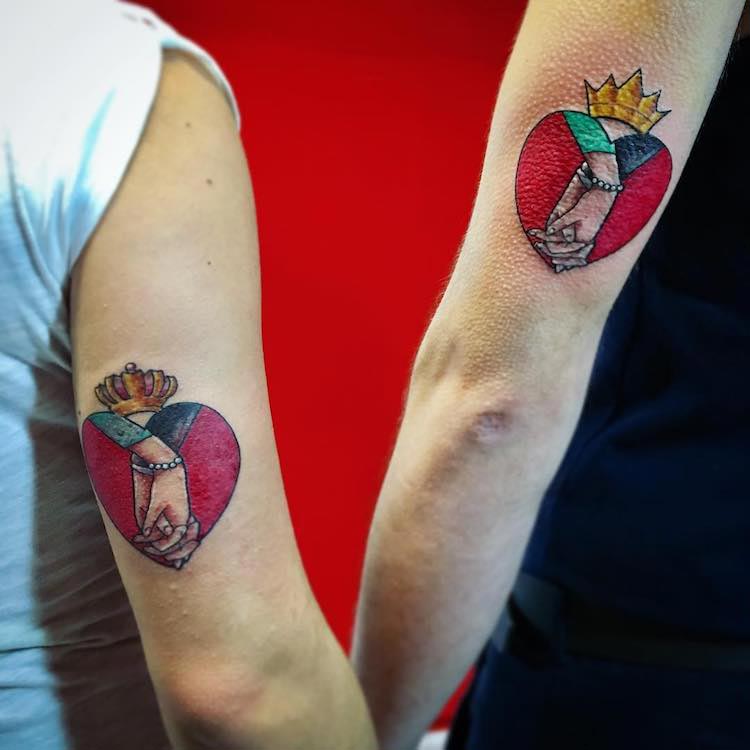 парные татуировки, татуировки влюблённых пар, одинаковые татуировки на парах