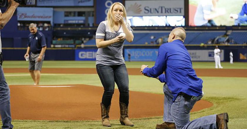 Жертва домашнего насилия вышла замуж, вышла замуж за мужчину который её спас