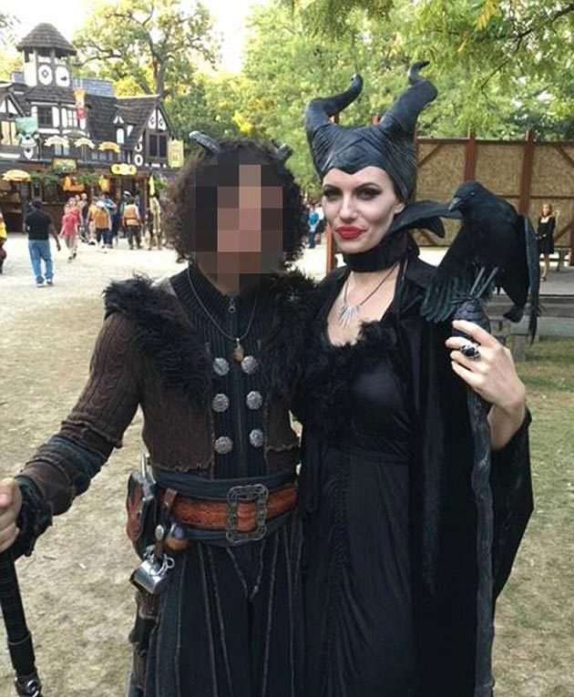 женщина похожа на Анджелину Джоли, Мелисса Бейзен, Melissa Baizen, точь-в-точь как Анджелина Джоли, двойник Анджелины Джоли