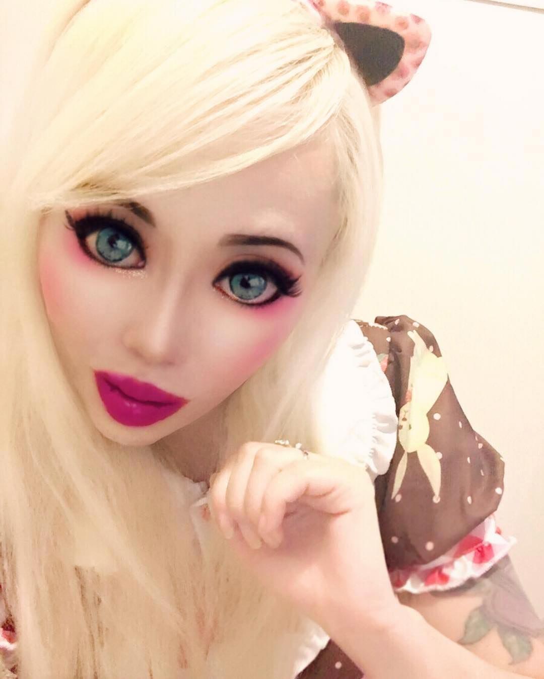 Офелия Вэнити, Ophelia Vanity, из готичной девушки в Барби, девушка превратилась в Барби