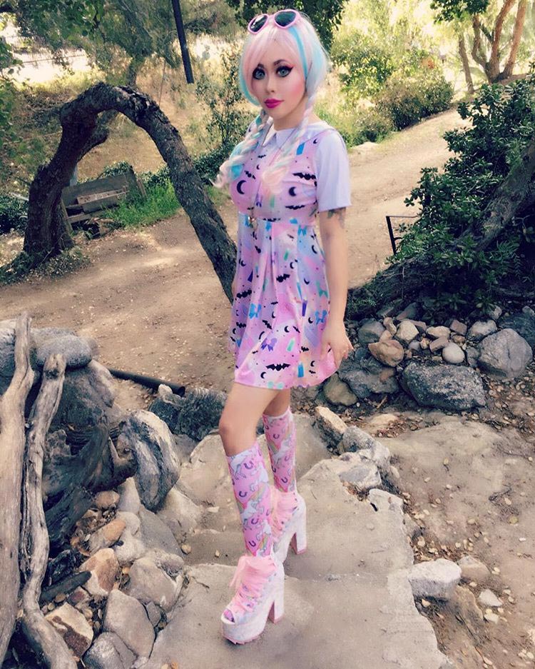 Офелия Вэнити, Ophelia Vanity, из готичной девушки в Барби, девушка превратилась в Барби