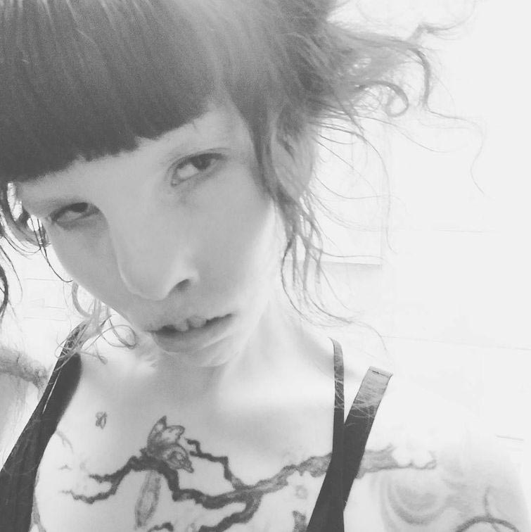 Кейтин Стиклс — девушка с синдромом кошачьего глаза, чья необычная внешность не помешала ей стать моделью Кейтин Стиклс, Caitin Stickels,Кейтин Киттен, Caitin Kitten, модель с синдромом кошачьего глаза