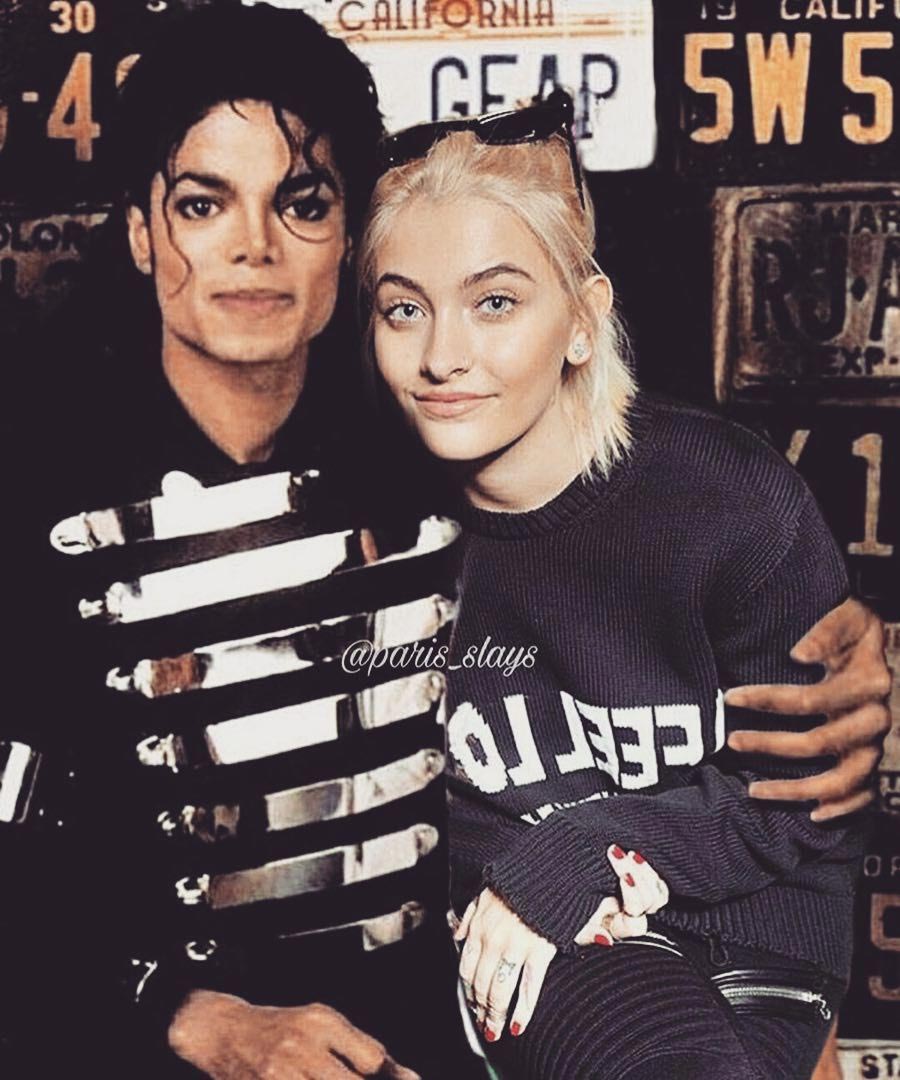 Тату  Пэрис Джексон, татуировка applehead, татуировка дочь Майкла Джексона