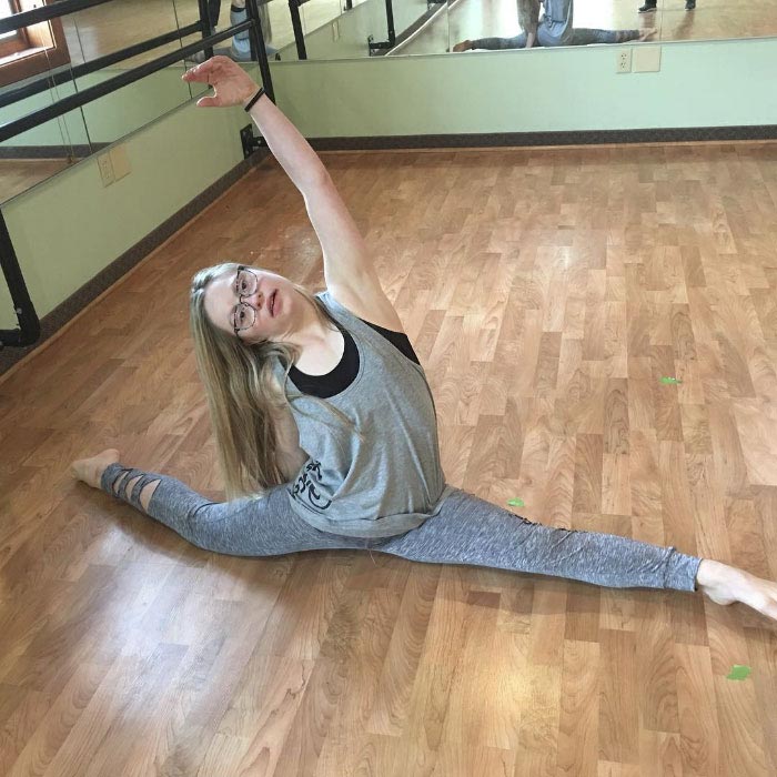 Микайлы Холмгрен, Mikayla Holmgren, первая женщина с синдромом Дауна ставшая победительницей на конкурсе красоты